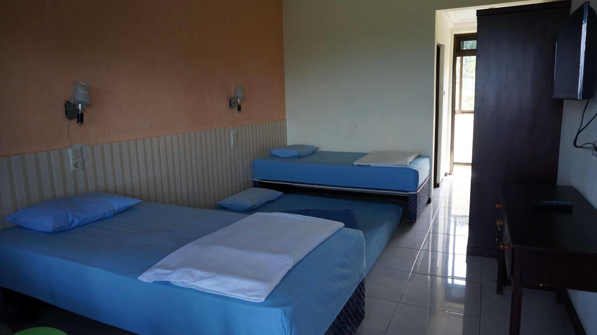 Hotel Surya Indah Batu Malang Kültér fotó