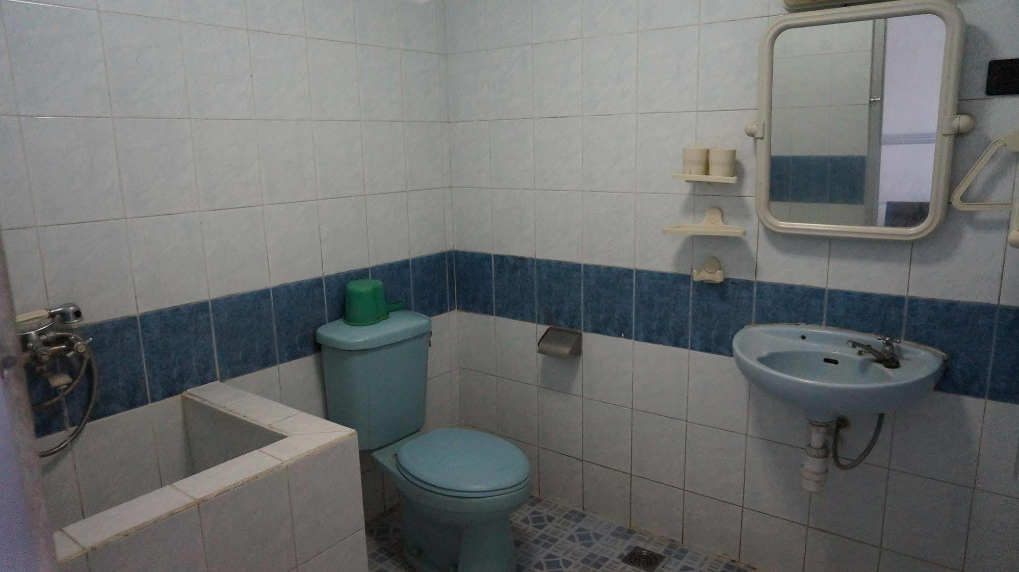 Hotel Surya Indah Batu Malang Kültér fotó