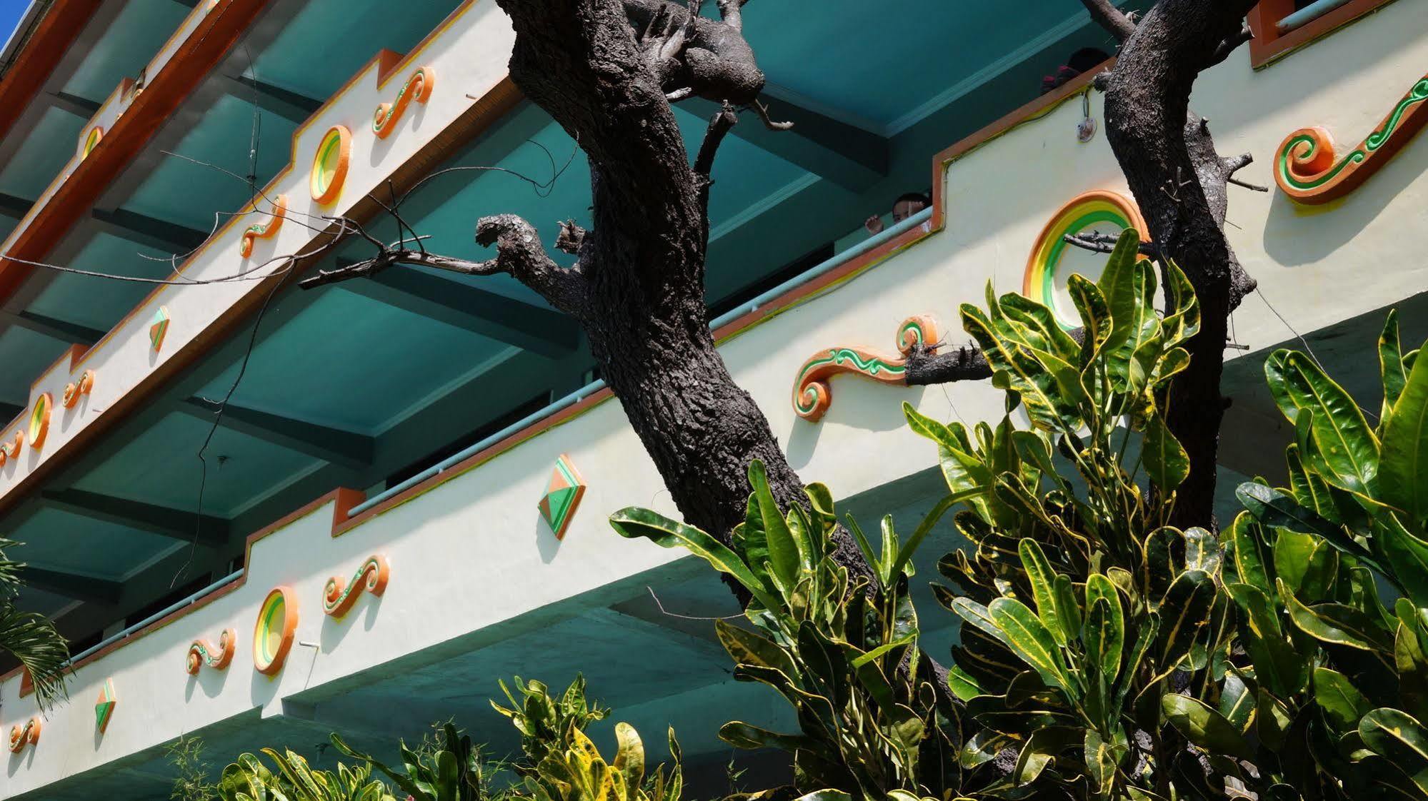 Hotel Surya Indah Batu Malang Kültér fotó